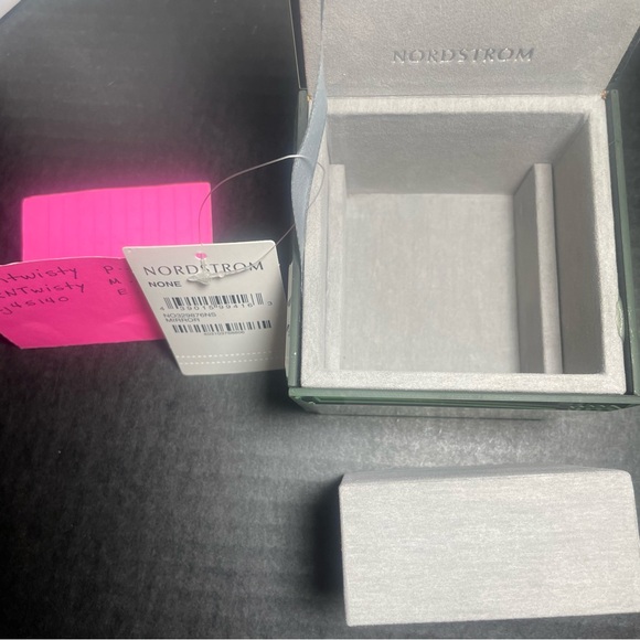 BNWT NORDSTROM 3.5” CUBE MIRRORED JEWELRY BOX BEAUTIFUL! - Picture 4 of 15
